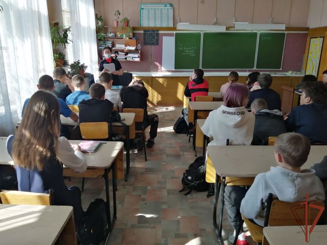 Росгвардия продолжает участие в акции «Своих не бросаем» в Сибири