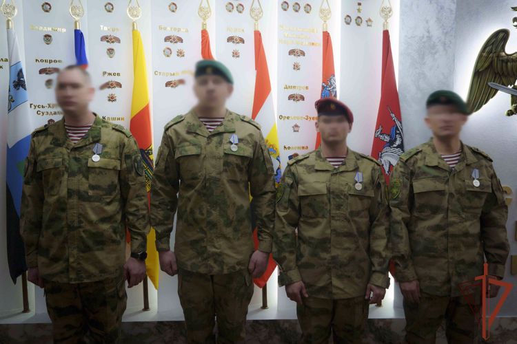 Командующий Центральным округом Росгвардии вручил государственные награды военнослужащим за участие в специальной военной операции
