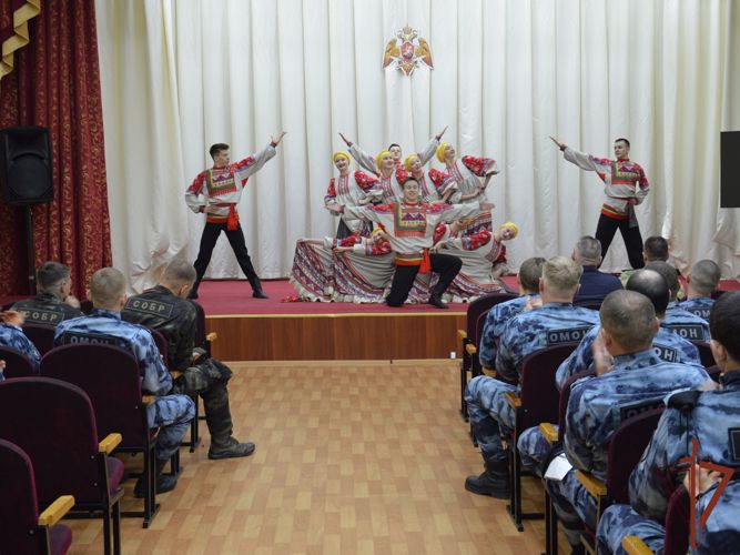 Творческие коллективы города Барнаула присоединились к Всероссийской акции «Своих не бросаем»