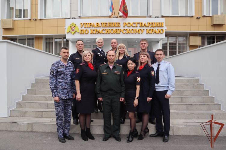 В Сибирском округе Росгвардии прошел учебно-методический сбор руководителей пресс-служб