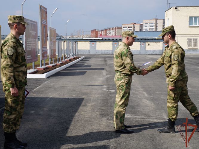 В профессиональный праздник северское соединение Росгвардии открыло свои двери школьников и студентов