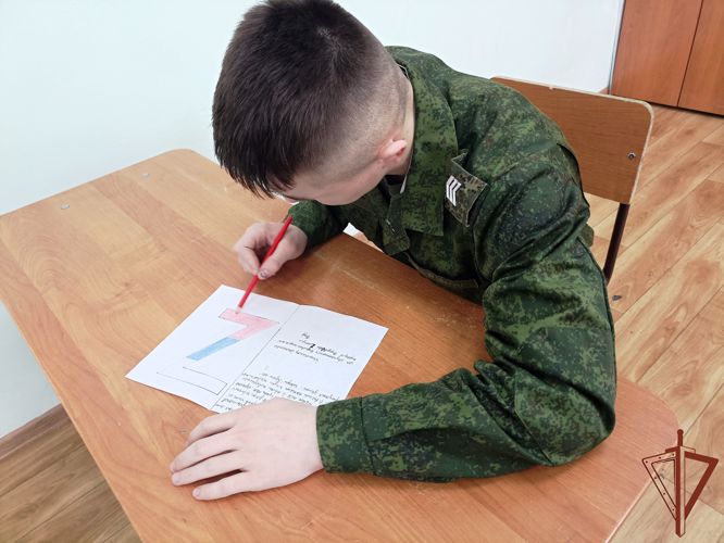 Участвующие в специальной военной операции росгвардейцы поблагодарили сибирских кадет за поддержку 