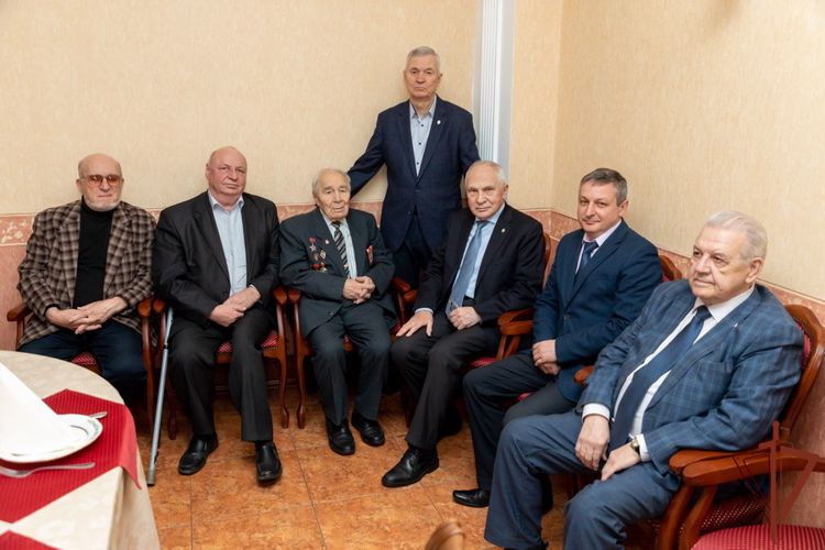 В РОСГВАРДИИ ПРОВОДИЛИ НА ЗАСЛУЖЕННЫЙ ОТДЫХ 93-ЛЕТНЕГО ВЕТЕРАНА 