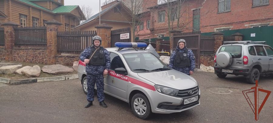 Росгвардейцы задержали подозреваемого в причинении ножевых ранений своей знакомой в Подмосковье