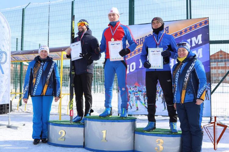 Спортсмен-росгвардеец одержал победу в лыжной гонке «Ямальская лыжня - 2022»