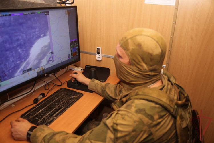 Росгвардейцы с помощью беспилотников обнаружили опорный пункт националистов в Харьковской области