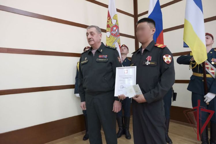 Звезду Героя России офицера Росгвардии лейтенанта Максима Концова передали на хранение его родным в Бурятии 