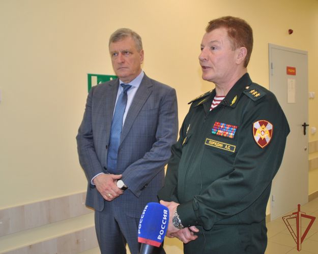 Командующий Приволжским округом Росгвардии вручил госнаграды участникам специальной военной операции