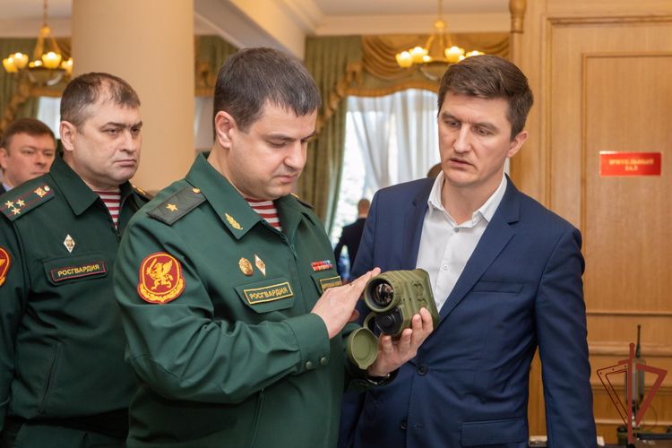 Заместитель директора Росгвардии генерал-полковник Алексей Беззубиков провел итоговое заседание научно-технического совета ведомства