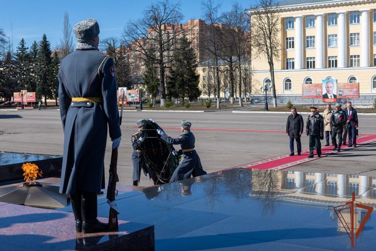 Заместитель директора Росгвардии генерал-полковник Алексей Беззубиков провел итоговое заседание научно-технического совета ведомства