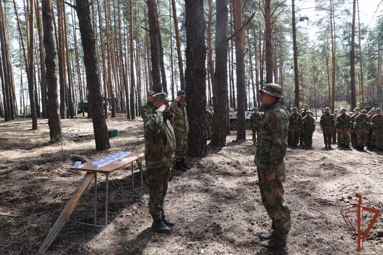 Участвующие в специальной военной операции росгвардейцы удостоены ведомственных наград
