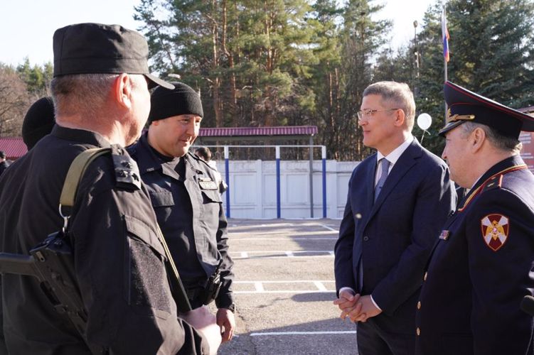В Уфу вернулись из служебной командировки на Украину росгвардейцы