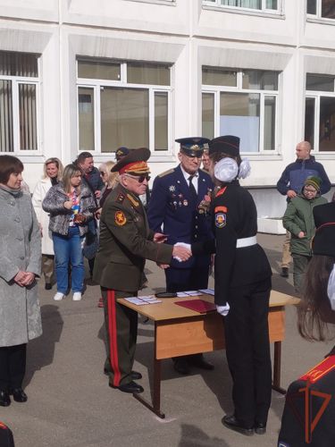 Учащиеся кадетских классов Росгвардии возложили цветы к памятнику партизанам Подмосковья