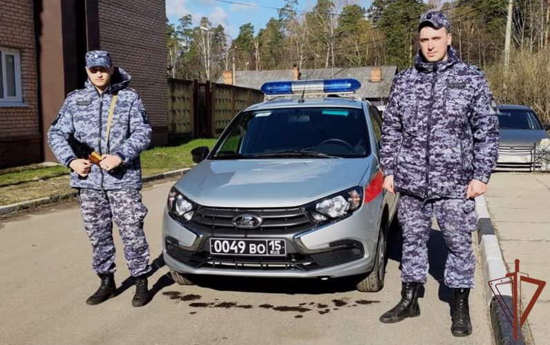 Патруль Росгвардии пресек незаконное проникновение на территорию школы в Подмосковье