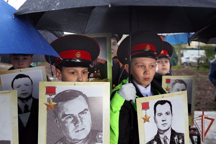 Росгвардейцы приняли участие в Международной акции «Сад памяти» Во Владимире