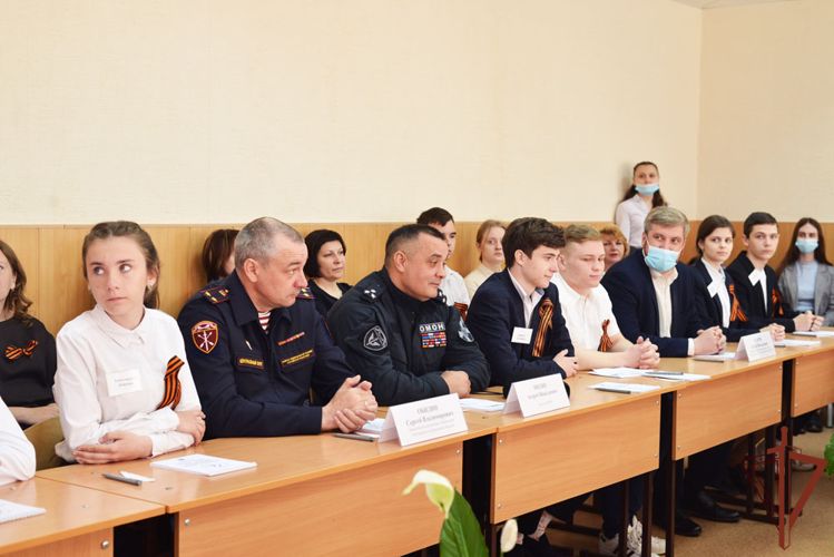 Росгврадейцы провели патриотическое мероприятие для орловских школьников