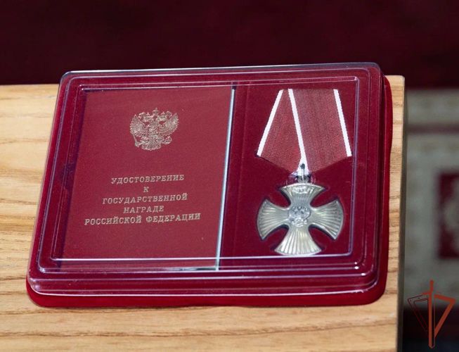 Госнаграду погибшего росгвардейца передали в Туве его семье