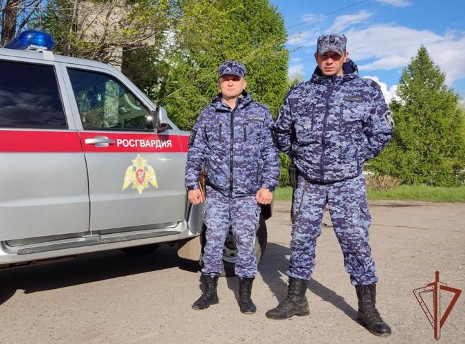В Ульяновске сотрудники вневедомственной охраны Росгвардии помогли автовладельцу ликвидировать возгорание машины