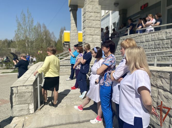 В Сибири росгвардейцы и подшефные школьники участвуют в благотворительных акциях