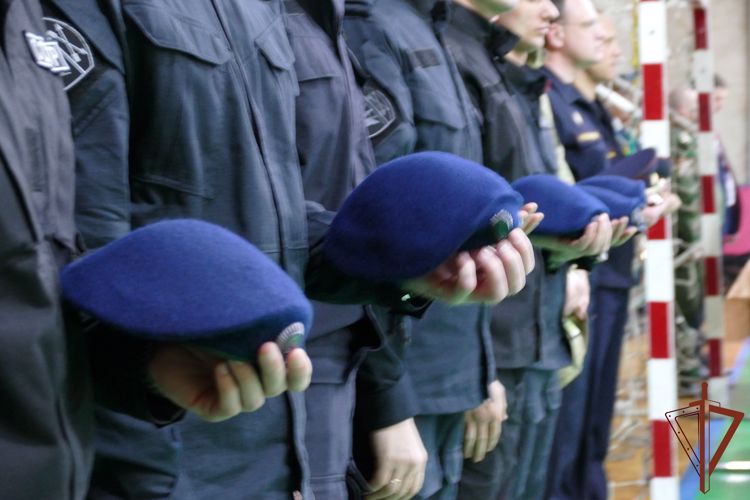 Родственникам погибших росгвардейцев передали на хранение  «Ордена Мужества» в Омске