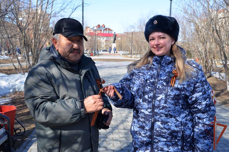 Росгвардия на Ямале присоединилась ко Всероссийской патриотической акции «Георгиевская лента» 