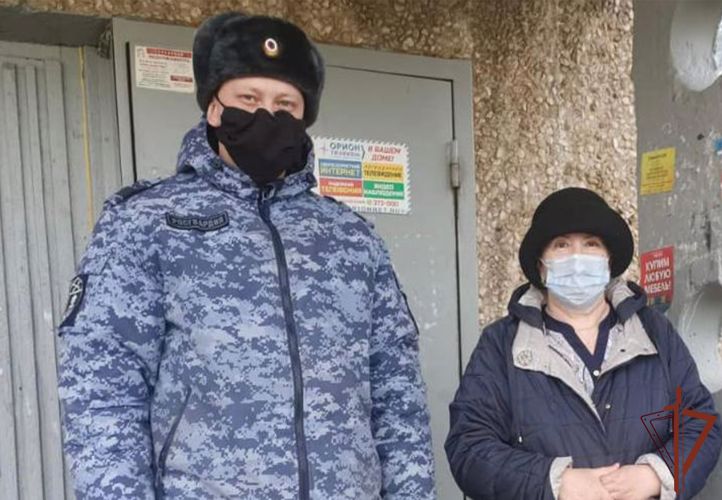 Росгвардейцы оказали гуманитарную помощь многодетной семье из Братска