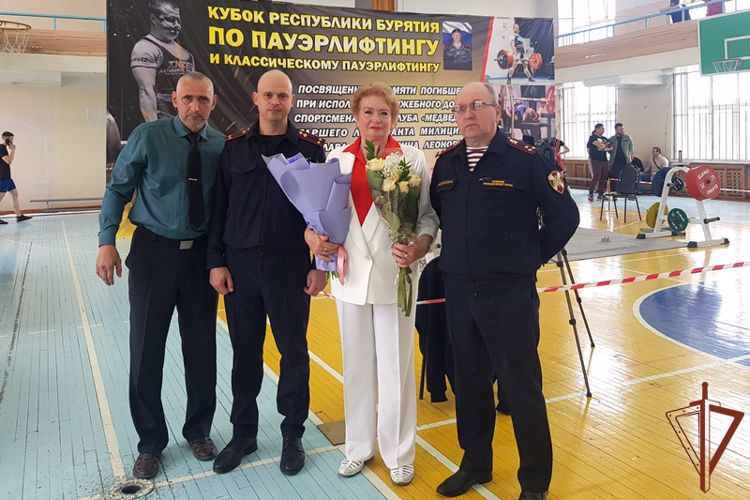 Кубок по пауэрлифтингу памяти Вячеслава Леонова состоялся в Улан-Удэ