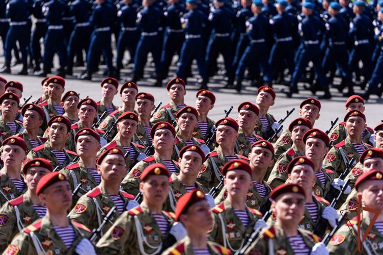 Росгвардейцы Восточного округа приняли участие парадах Победы