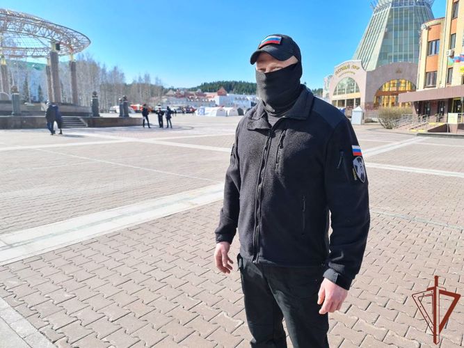 Росгвардия обеспечила общественную безопасность при праздновании Дня весны и труда на Урале