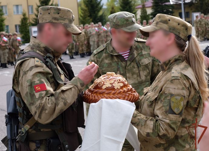 В Центральном округе Росгвардии торжественно встретили вернувшихся со спецоперации военнослужащих