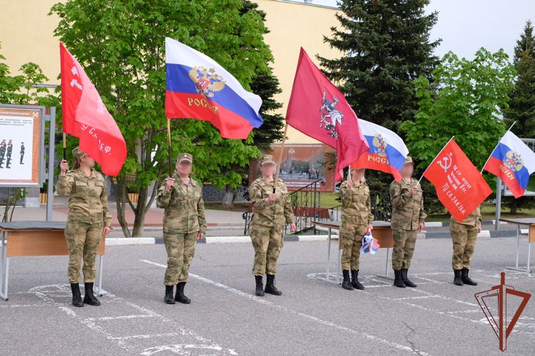 В Центральном округе Росгвардии торжественно встретили вернувшихся со спецоперации военнослужащих