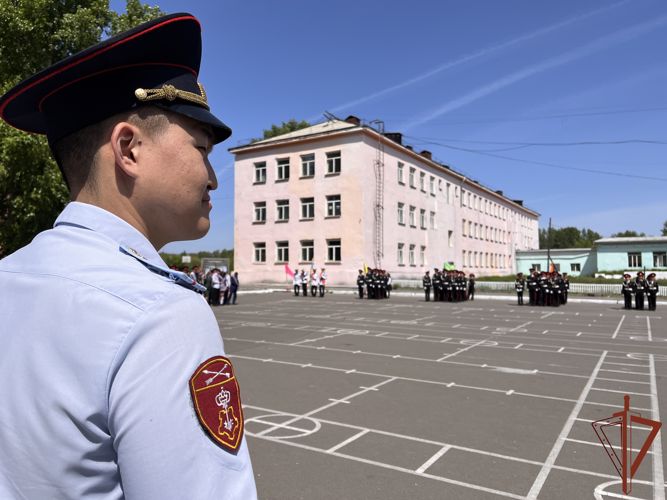 Последние звонки прозвучали для классов Росгвардии в Сибири