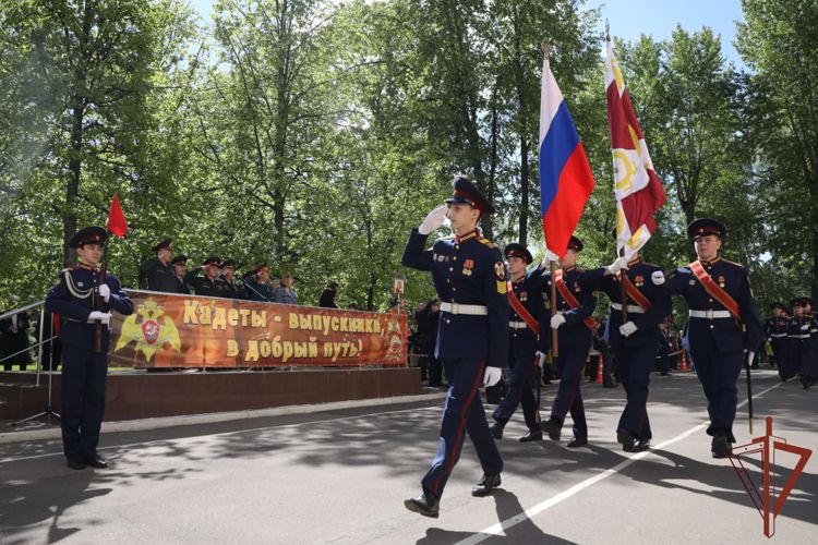 Кадеты училища имени М.А. Шолохова Росгвардии простились со Знаменем
