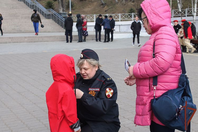 Росгвардейцы в Бурятии проводят акцию «Георгиевская ленточка»