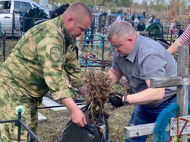 Росгвардейцы облагородили места захоронений участников Великой Отечественной войны в Зауралье