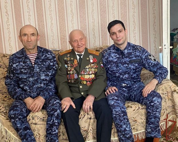 Росгвардейцы Дагестана поздравили ветеранов Великой Отечественной войны с наступающим Днем Победы