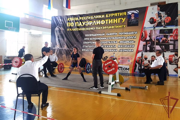 Кубок по пауэрлифтингу памяти Вячеслава Леонова состоялся в Улан-Удэ