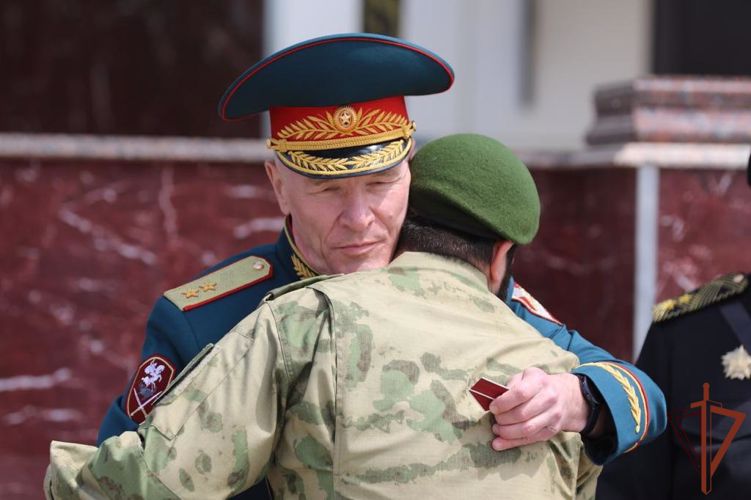 Командующий Северо-Кавказским округом вручил государственные награды военнослужащим и сотрудникам Управления Росгвардии по Чеченской Республике