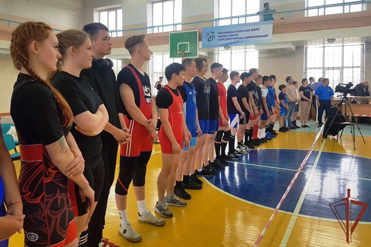 Кубок по пауэрлифтингу памяти Вячеслава Леонова состоялся в Улан-Удэ