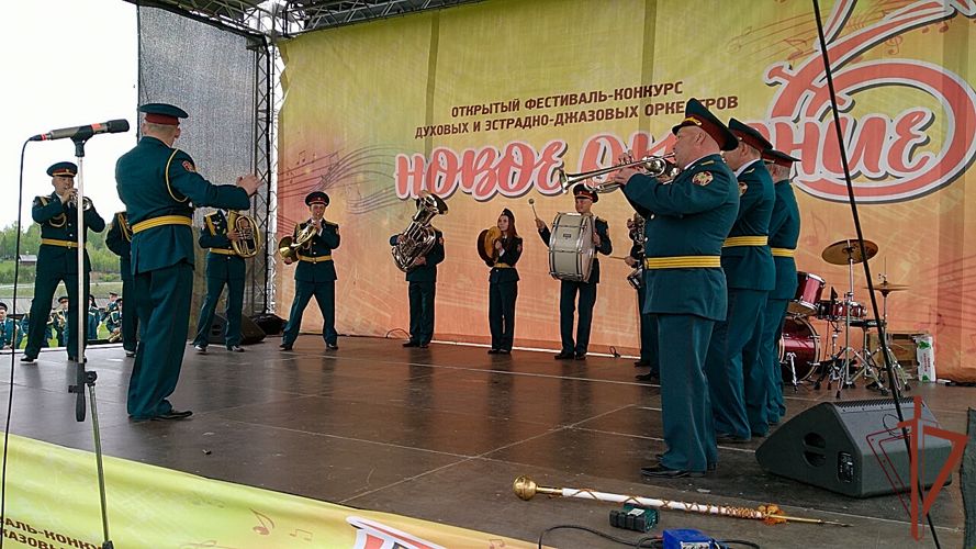 Оркестры Росгвардии стали победителями фестиваля духовых и эстрадно-джазовых коллективов на Урале (видео)