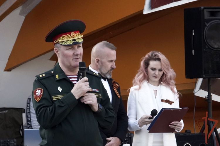 Ансамбль и оркестр Росгвардии выступили на праздничном концерте ко Дню Победы для жителей Новосибирска