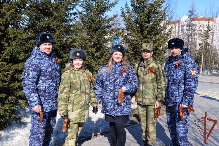 Росгвардия на Ямале присоединилась ко Всероссийской патриотической акции «Георгиевская лента» 