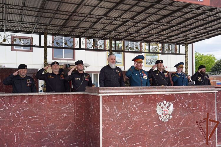 Командующий Северо-Кавказским округом вручил государственные награды военнослужащим и сотрудникам Управления Росгвардии по Чеченской Республике