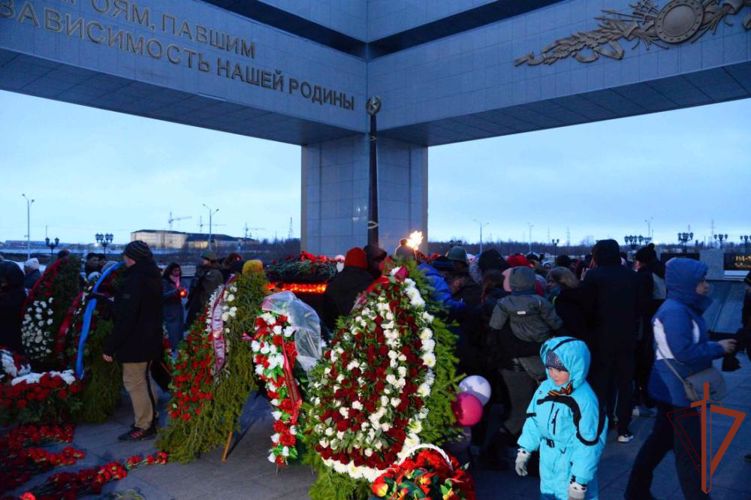 Росгвардейцы в Салехарде поздравили с Днем Победы ветерана Великой Отечественной войны Николая Шакурова (видео)