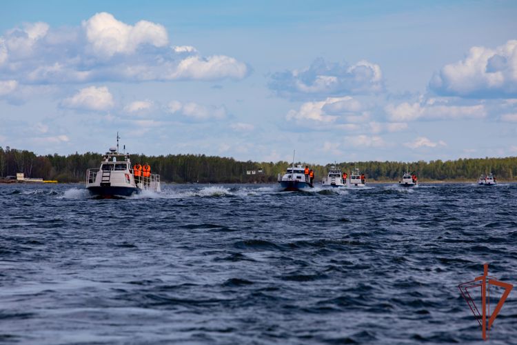 Военные моряки Уральского округа Росгвардии приступили к летней навигации