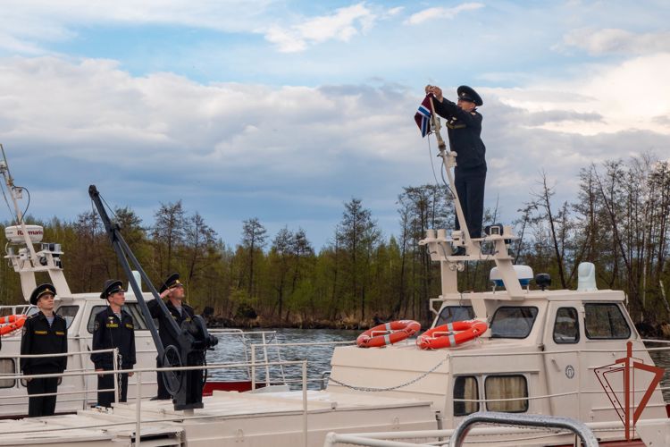 Военные моряки Уральского округа Росгвардии приступили к летней навигации
