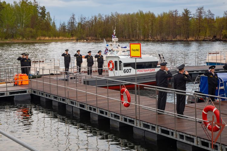 Военные моряки Уральского округа Росгвардии приступили к летней навигации