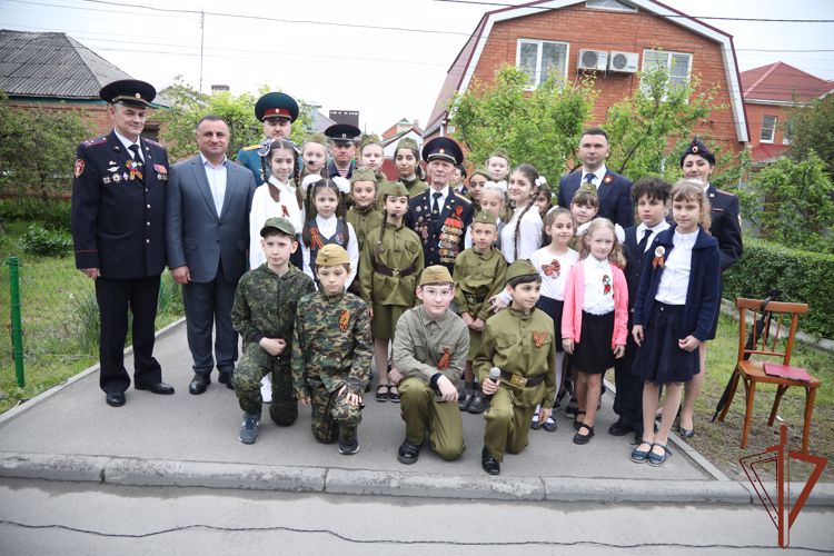 Персональные парады для ветеранов провела Росгвардия в Ростове-на-Дону