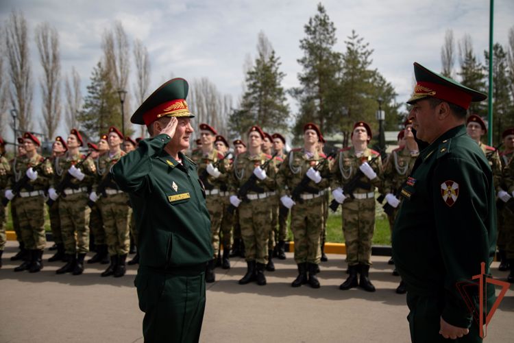 В Нижнем Новгороде командующий Приволжским округом Росгвардии вручил государственные награды военнослужащим — участникам специальной военной операции