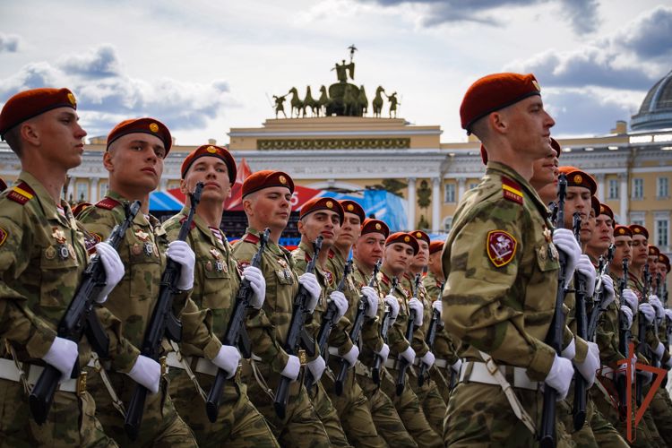 В Северо-Западном округе росгвардейцы приняли участие в парадах Победы